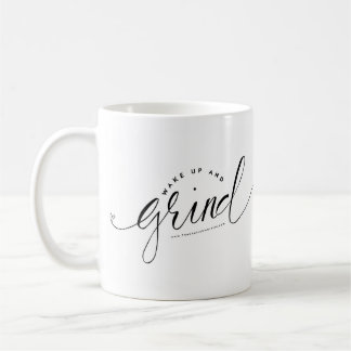 Acorde e mmoa a caneca de café