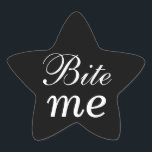 Adesito Estrela Black and White Star Bite Me Sticker<br><div class="desc">Esse adesivo super fofo "me morda",  faz um acessório de excelente para qualquer aperitivo,  sobremesa ou favor de comida. Basta colocar dois adesivos na ponta de uma palheta de dentes e decorar suas comidas de dedos.</div>