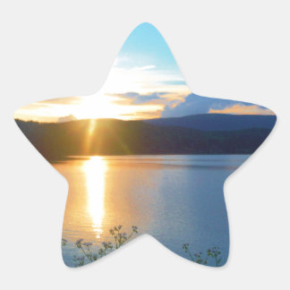Adesito Estrela Sol azul no lago