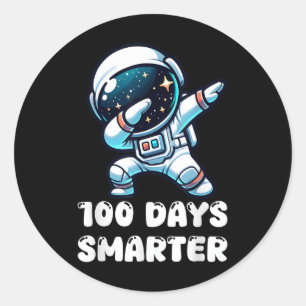Adesivo 100 Dias Mais Inteligentes Para Dabbing Astronaut