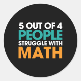 Adesivo 5 Em 4 Pessoas De Luta Com Matemática
