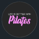 Adesivo a vida é melhor com os pilates<br><div class="desc">Um excelente de pilates para todos os entusiastas de pilates. Para todos que gostam de Pilates e que têm Pilates como um hobbyor,  o treinador Pilates é um presente perfeito para Pilates.</div>