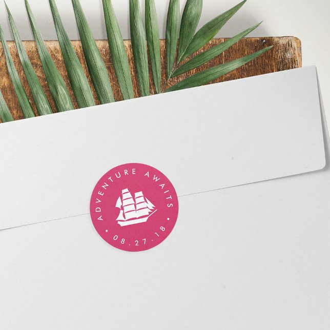 Adesivo Aguardam Aventura | Fuchsia e navio branco (Criador carregado)