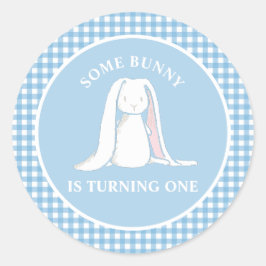 Adesivo Algum Coelhinho tem Um Aniversário Azul de Gingham