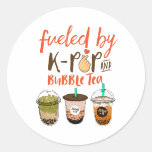 Adesivo Alimentado por K-Pop e Bubble Tea Funny Boba Lover
