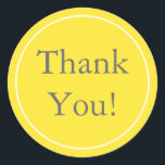 Adesivo Amarelo Personalizado Obrigado Pinheiros e Etiquet<br><div class="desc">Adicione o toque final aos seus favores e presentes ou envelopes de cartões de agradecimentos com estes adesivos redondos personalizados. Esses adesivos personalizados apresentam texto de cinza escura em um fundo amarelo brilhante com uma borda branca. O texto padrão é "Obrigado!", mas você pode facilmente personalizar o texto para qualquer...</div>