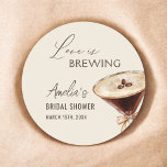Adesivo Amor é Criar Chá de panela Espresso Martini<br><div class="desc">Celebrar a noiva-a-ser com um adesivo de chá de panela espresso martini "Love is Brewing".</div>