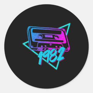 Adesivo anos 80 de Figuras de 1982 em Fita Cette Music Hal