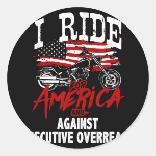Adesivo Anti-Trump Biker Resiste Contra Sobreposição do Ex