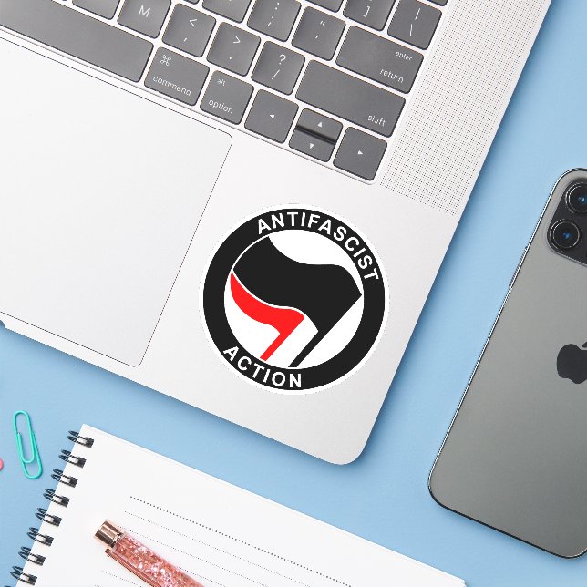 Adesivo Antifascista (Notebook com iPhone)