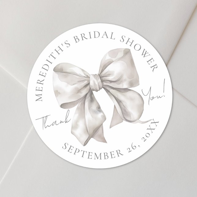 Adesivo Arco de Casamento de Chá de Panela Obrigada (Bow Bridal Shower Thank You Classic Round Sticker)
