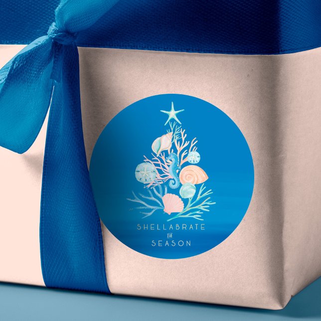 Adesivo Árvore de Natal de Seashell de Praia do Oceano Cos (Coastal Ocean Beach Seashell Christmas Tree Classic Round Sticker)