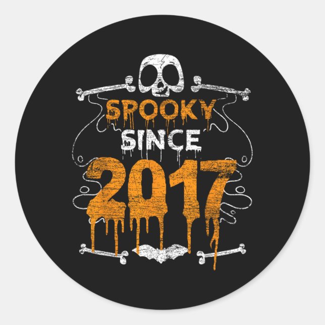 Adesivo Assustador Desde 2017 Presentes de Halloween Bday  (Frente)