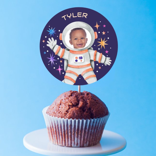 Adesivo Astronauta e Estrelas Foto do Espaço Exterior (Astronaut and Stars Outer Space Photo Classic Round Sticker)