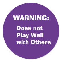 Aviso: Não brinca bem com outros Mug