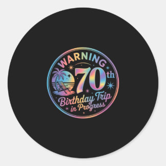 Adesivo Aviso Viagem de Aniversário de 70 anos em Andament