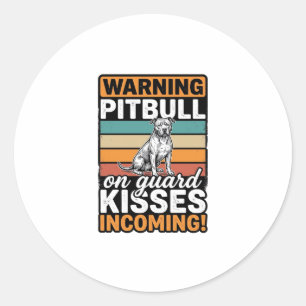 Adesivo Avisos de Pitbull Beijos a Caminho Design Vintage