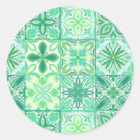 azulejos ornamentados em verde e branco