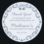 Adesivo Bachelorette de Bolo Retro Cardíaco com Arco Azul<br><div class="desc">É uma doce celebração com esta Coleção de Bolo Retro Coquette. Este conjunto de arcos de coquetes apresenta um bolo de coquetes em forma de coração pintado, enfeitado com arcos de coquetes e gelados de borboletas doces, capturando a essência do romance clássico. Esta coleção adiciona uma vibração divertida a qualquer...</div>