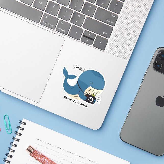 Adesivo Baleia branca com câmara (Notebook com iPhone)