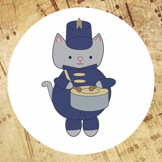 Adesivo Banda Marcial Gato Tambor Azul Marinho Dourado (A sticker of a gray cat playing drums in a navy blue & gold marching band uniform.)