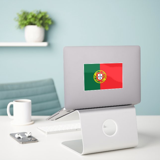 Adesivo Bandeira de Portugal (Laptop na mesa)