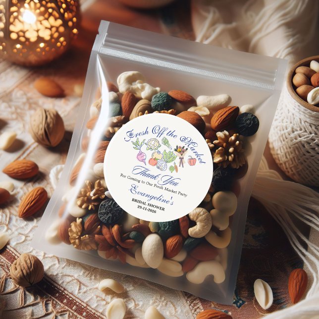 Adesivo Banquete de Noiva Fresh Off the Market Caprichoso (Fresh Off the Market Bridal Shower Whimsical Classic Round Sticker)