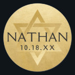 Adesivo Bar Dourado Mitzvah Bat Mitzvah Estrela do Nome Da<br><div class="desc">Os adesivos elegantes do bar clássico mitzvah com nome personalizado, data e estrela de David. Esses adesivos de etiqueta favoritos do bar mitzvah dão uma aparência elegante como selos de envelope, ou em projetos de decoração do bar DIY e do partido bat mitzvah. ・ ・ Clique em PERSONALIZAR MAIS para...</div>