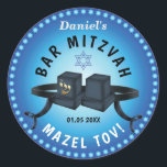 Adesivo Bar Feliz Mitzvah 20XX Decorativo Azul<br><div class="desc">Feliz Bar Mitzvah 20XX. Tefillin sobre padrão de cor azul com estrela de David. Design moderno. Eventos Religiosos Bar Mitzvahs.</div>