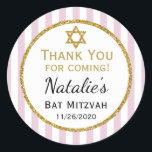 Adesivo Bat Dourado Rosa Mitzvah Obrigado Por Virem Marcas<br><div class="desc">Os adesivos Elegantes bat mitzvah com faixas rosa e brancas com sofisticado sotaque de brilho dourado e Estrela de David. Esses adesivos de bonecas de morcego moderno e na moda mitzvah serão um sucesso para a celebração da sua filha. Dizem "Obrigado por vir" com o nome e a data da...</div>
