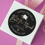 Adesivo Bat Mitzvah Black Dourado Script Floral Watercolor<br><div class="desc">Tenha orgulho, alegria e comemore este marco do seu Bat Mitzvah favorito sempre que você usa este adesivo sofisticado e personalizado! Uma aquarela floral chica, atordoante, branca e dourada com falso grafismo de folha de ouro e estrela de David, assim como um serifa branco de san sobrepõem um fundo preto...</div>
