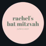 Adesivo Bat Moderno Verde Rosa Personalizado Mitzvah<br><div class="desc">Celebre este marco especial com um adesivo personalizado do Bat Mitzvah, com um fundo rosa pincelado e uma tipografia moderna. Perfeito para selar envelopes, decorar favoritos para festas ou melhorar a decoração de eventos, este adesivo de na moda adiciona um toque personalizado à celebração. Um detalhe elegante para uma ocasião...</div>