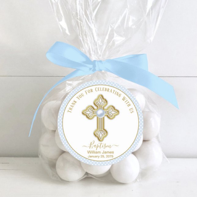 Adesivo Batismo Menino Azul Bebê Dourado (Boy baptism favor stickers with pretty gold cross on a baby blue polka dot background. )