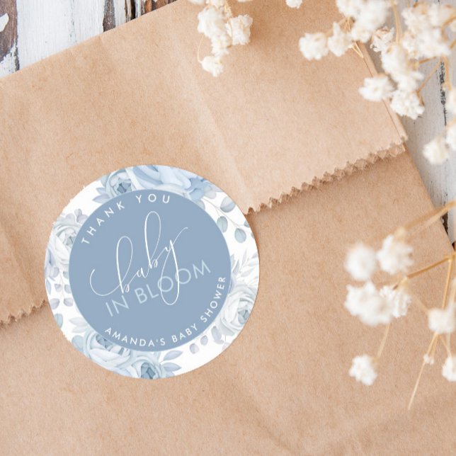 Adesivo Bebê Floral Azul Dusty em Chá de fraldas de Sangue (Baby in Bloom Dusty Blue Floral  Sticker)