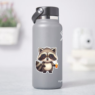 Adesivo Bebê-guaxinim bonito com suco de laranja