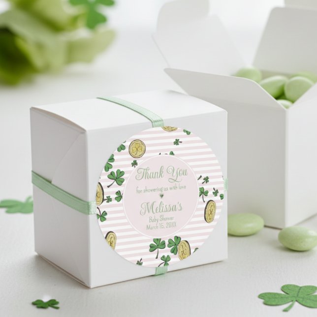 Adesivo Bebê Irlandesa Rosa e Branca - Obrigado (Cute Pink and White Striped Pattern with Lucky Green Shamrocks Irish Baby Shower Stickers for Her. )