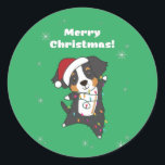 Adesivo Bernese Feliz Natal Feliz Classe de Cães de Natal<br><div class="desc">O Bernese Sennenhund para o Natal com luzes de fadas. Animais engraçados com presentes para as férias. Também é engraçado para o Natal em julho. Os cães são animais doces e perfeitos para o Natal.</div>