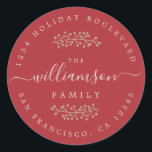 Adesivo Berries Dourados Russos Sprig Red Christmas<br><div class="desc">Feriados russos e simples de Natal voltam ao endereço clássico de adesivo redondo ou selo de envelope com bagas em ouro sutil chic com fundo vermelho quente. Basta adicionar seu nome e endereço. Desenvolvido exclusivamente para você pelo Happy Dolphin Studio.</div>