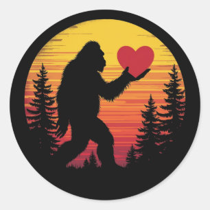 Adesivo Bigfoot Heart Namorados Adora Sasquatch Sunset