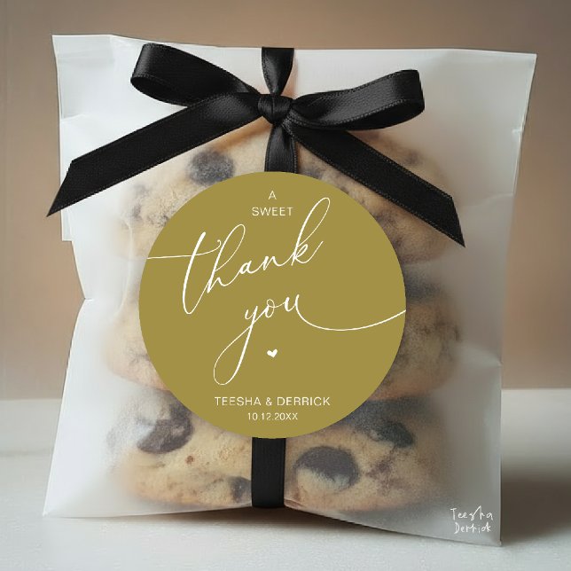 Adesivo Biscoitos de Agradecimento de Casamento Romântico (Romantic Wedding A Sweet Thank You Cookies Classic Round Sticker in yellow gold)