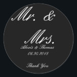 Adesivo Black and White Round Sr. & Sra. Wedding Stickers<br><div class="desc">Simples Vinhetas Negras e Brancas de Casamentos Redondos Dizem "Sr. & Sra." Esse obrigado que você coloca em adesivos pode ser personalizado e personalizado.</div>