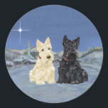Adesivo Black & Wheaten Scottish Terriers Winter<br><div class="desc">Noite de inverno fria e nítida. Quieto! Estrela brilhante brilhando no céu. Os Scotties se aventuraram a desfrutar da solidão. Você está ouvindo cantar? O Natal está chegando! Criado da minha obra de arte original,  Scotties! Aroooo!</div>