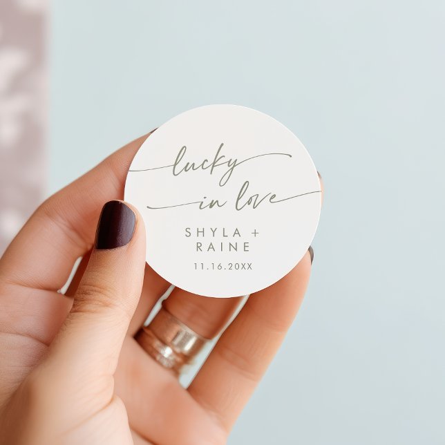 Adesivo Boho Chic Green e White Lucky In Love Favor (Boho Chic Green and White Lucky In Love Favor Classic Round Sticker)