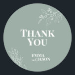 Adesivo Boho Floral Sage Green Round Sticker<br><div class="desc">O Boho Floral Round Sticker é caracterizado por um estilo "boho" com trabalho de arte floral e cores verdes de sábio. Impresso em estoques de cartolina de alta qualidade,  eles certamente impressionarão seus convidados e darão o tom para seu dia especial. Confira nossa coleção: https://www.zazzle.com/collections/floral_sage_green_wedding-119898373740526358</div>