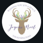 Adesivo Boho French Christmas Joy Reindeer Typografia<br><div class="desc">Boho French Christmas Joy Reindeer Typografia Sticker Adicione um toque especial extra aos seus presentes este ano com estes deliciosos adesivos de vassoura com cervo de porco com palha pastel, lavanda, rosa e pinheiro de sage nas suas galhadas. Fácil de personalizar com texto, fontes e cores. Criado pelo designer Zazzle...</div>