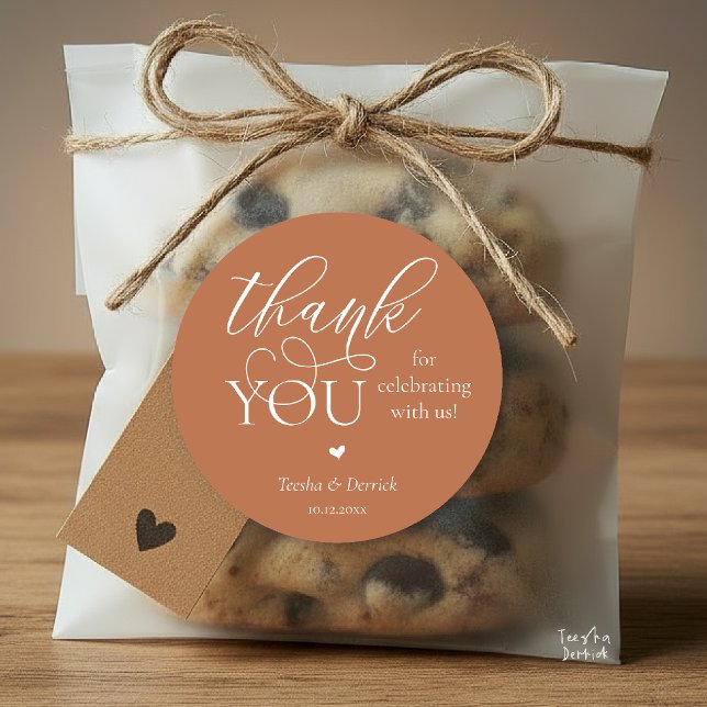 Adesivo Boho Moderno Casamento Bonito Coração Obrigado Pre (Modern Boho Wedding Cute Heart Thank You Gifts Classic Round Sticker in Classy Copper Brown)