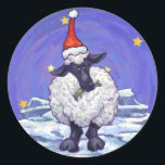 Adesivo Boi Natal<br><div class="desc">Parada Animal Festivo Presentes e Acessórios de Natal em Ovelha apresenta nossa divertida trabalho de arte de uma linda ovelha branca e preta, apunhalada em um chapéu de Papai Noel, em uma paisagem nevada, contra um céu azul escuro e estrelado, texturizado digitalmente, pintado pelo ilustrador de livros infantis Traci Van...</div>