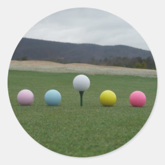 Adesivo Bolas de Golfe de cor brilhante em uma montanha