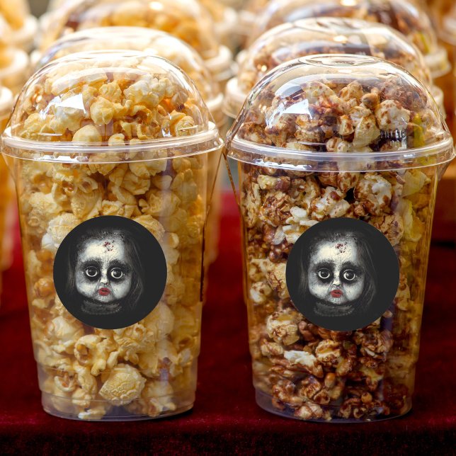 Adesivo Boneca Gótica Assustadora com Manchas de Sangue Ha (These creepy Gothic doll stickers look awesome on Halloween party favors.)