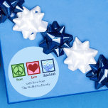 Adesivo Bonito presente personalizado para Hanukkah Peace<br><div class="desc">Os adesivos de Hanukkah do Amor de Paz Personalizado para um presente Chanukah ou um favor de festa. Um bonito sinal de paz,  coração,  e uma bela menorah num belo adesivo azul judeu de férias.</div>